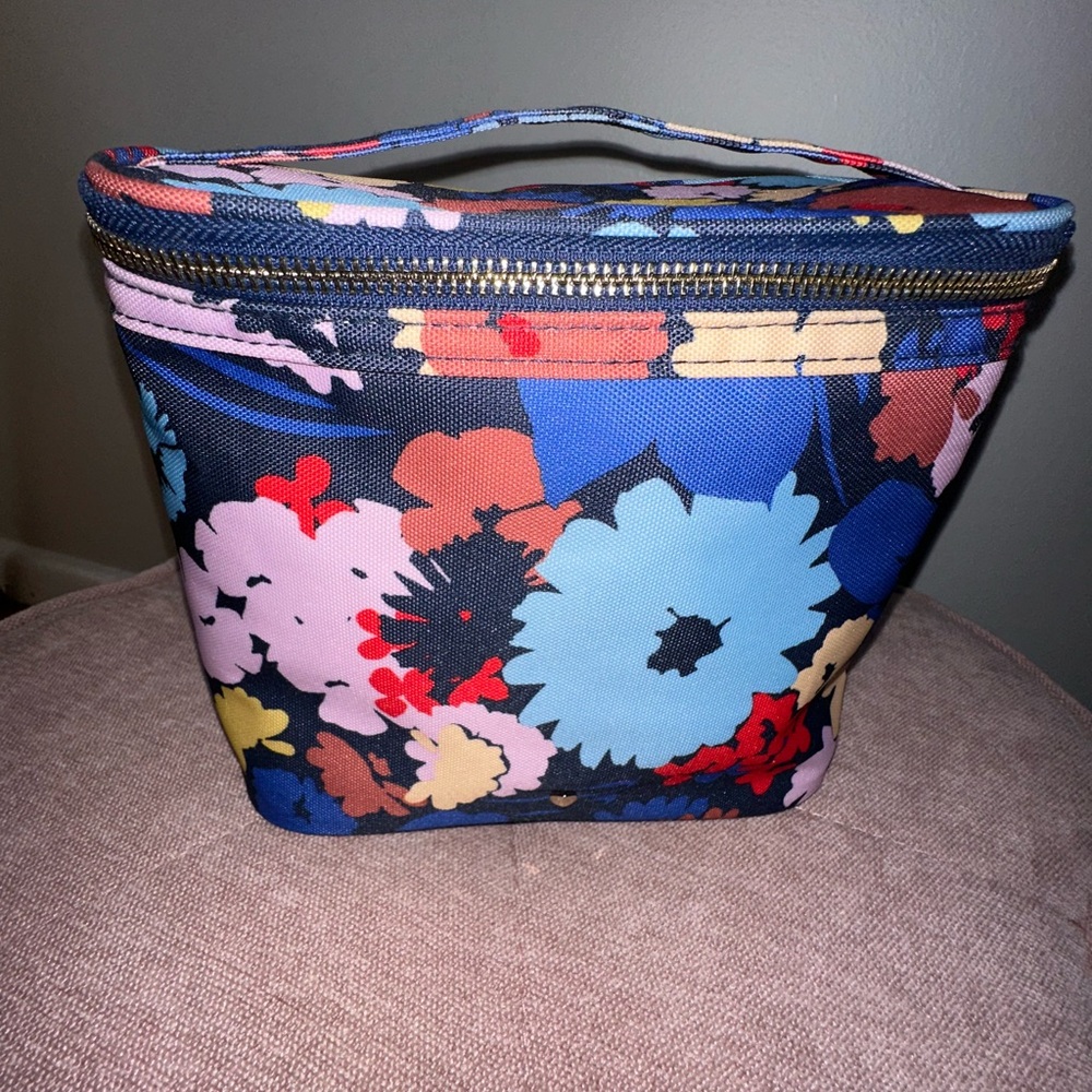 Floral Lunchbox with zipper closure